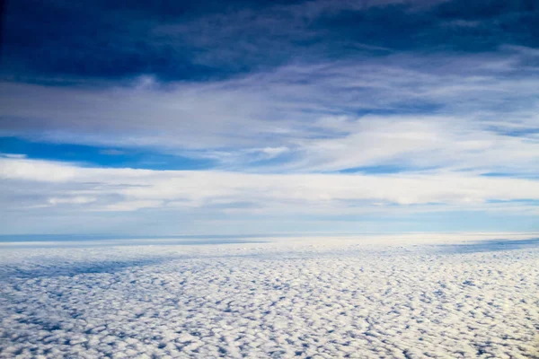 Хмарний пейзаж абстрактний фон схожий на льодовик на морі — стокове фото