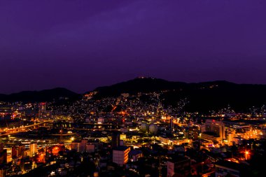 Nagasaki şehir manzarası, gece atış Nagasaki City, Japonya
