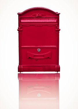 Kırmızı Posta Kutusu beyaz arkaplanda izole edildi