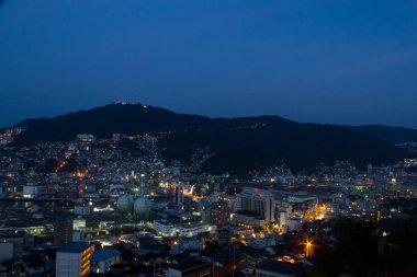 Nagasaki şehir manzarası, gece atış Nagasaki City, Japonya .