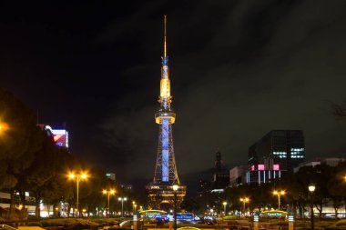Nagoya, Japonya - 29 Aralık 2016: Nagoya Tv Kulesi ve Oasis 21 