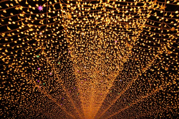 Tunnel av ljus Tunnel eller belysning lampor på vintern. NAB — Stockfoto