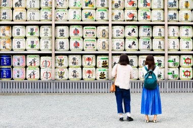Kamakura, Japonya - 21 Eylül 2019: Tsurugaoka Hachimangu Shri