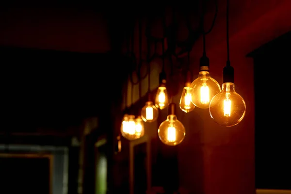 Glödlampa Kabeln Från Taket — Stockfoto