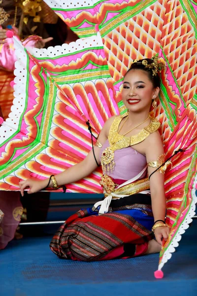 Thai beautiful girl in thai traditional dress. — Stok fotoğraf