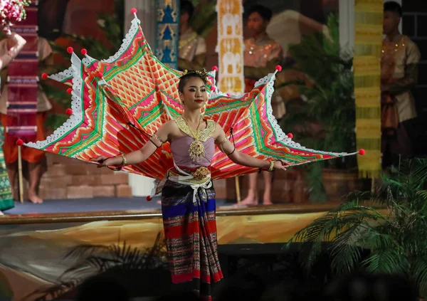 Asiatique Adolescent Fille Dans Thai Traditionnel Robe — Photo