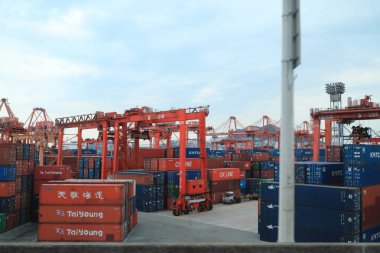 Busan, Güney Kore 'deki en büyük beşinci konteynır.