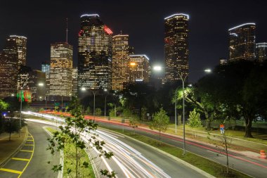 Şehir merkezinde Houston gece manzarası, gece veya gün batımı