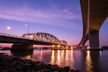 Krung Thep köprü veya Bangkok Köprüsü, Chao metal köprüden 