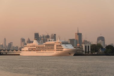 Lüks cruise gemi kalış liman