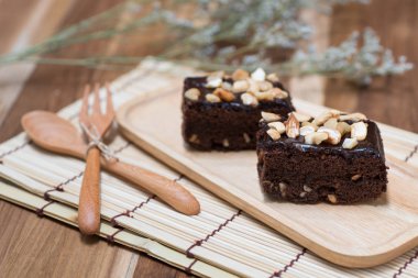 somun tepesi ile çikolatalı kek 