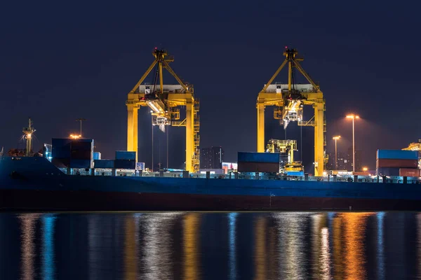 kap kargo yük gemi içinde shipya vinç bridge çalışma ile