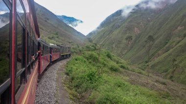  dağlarda tren; Alaus;