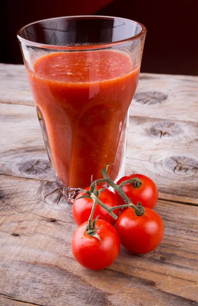 Verre de jus de tomate — Photo