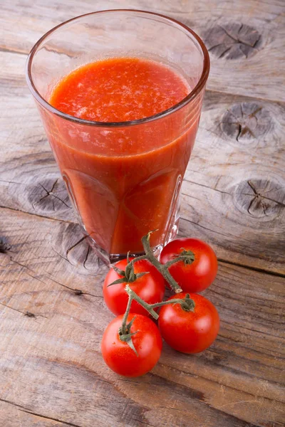 Verre de jus de tomate — Photo