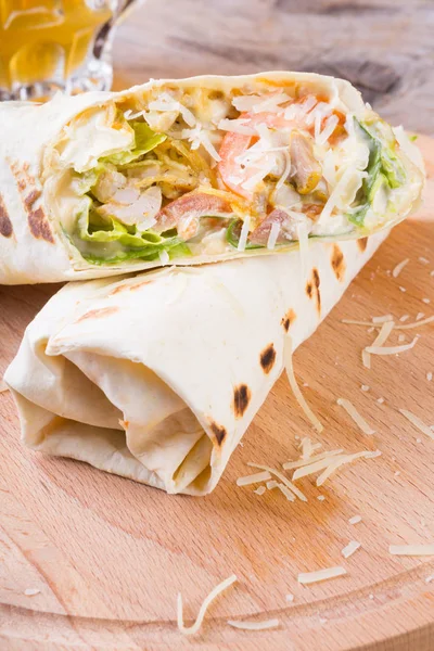 Burrito kurczaka z serem — Zdjęcie stockowe