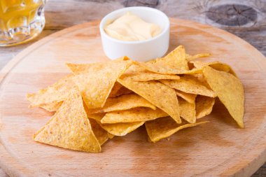 Bira ile Meksika cips