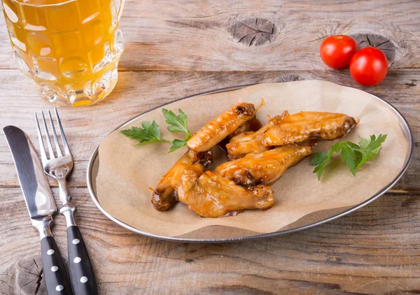 Kızarmış tavuk kanadı.