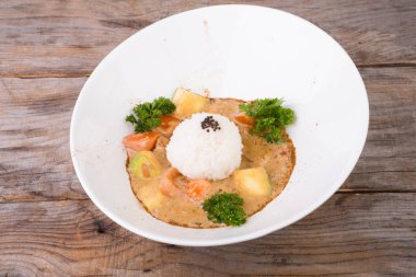 Hint yemekleri pilav ile