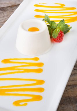 Hint tatlı plaka üzerinde