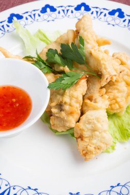 Kızarmış tavuk kanatları