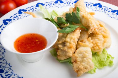 Kızarmış tavuk kanatları