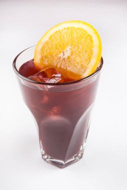 Limonata cam beyaz arka plan üzerinde
