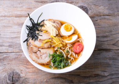Japon ramen çorbası