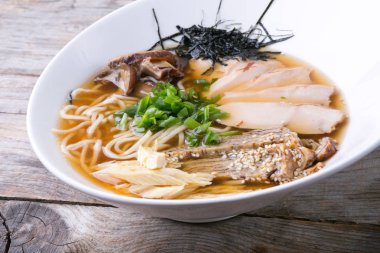 Japon ramen çorbası