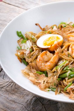 Asya kızarmış noodle