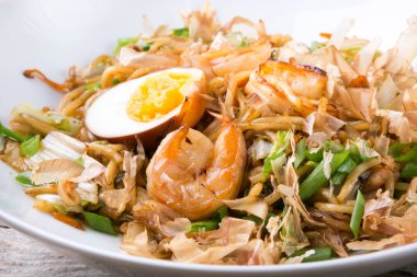 Asya kızarmış noodle