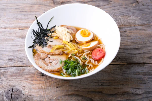 Japon ramen çorbası