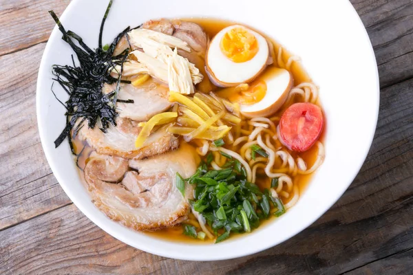 Japon ramen çorbası
