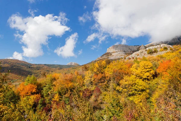 Outono nas montanhas — Fotografia de Stock