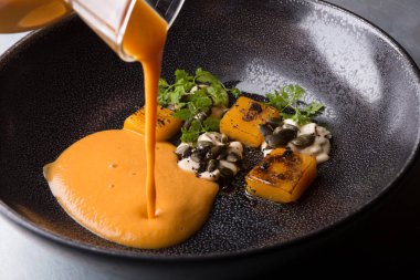 kremalı balkabağı çorbası