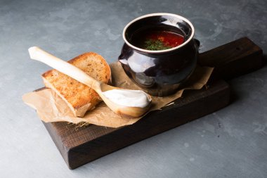 Kırmızı borsch çorbası