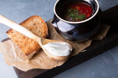 Kırmızı borsch çorbası