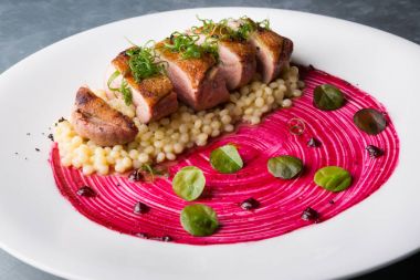 Kızarmış ördek eti