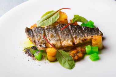 Izgara balık filetosu.