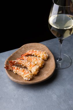 Şarap ile hazırlanan karides