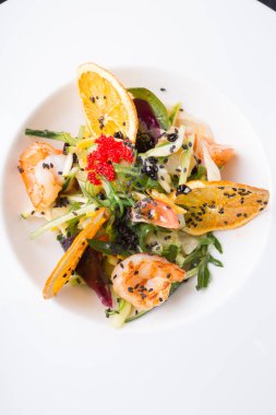 Zarif Asya deniz ürünleri salatası