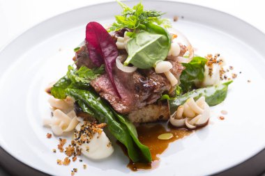 Pişmiş alarmdan otlar ile hizmet