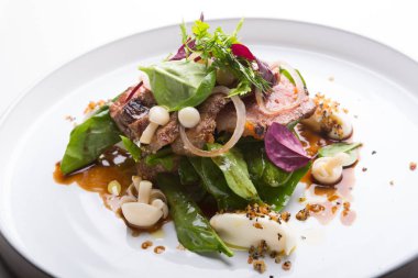 Pişmiş alarmdan otlar ile hizmet