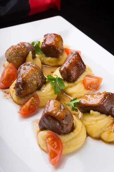 Geroosterde Eend Vlees Geserveerd Met Aardappelpuree — Stockfoto