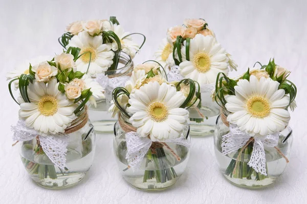 Dekoracja ślubna kwiatami — Zdjęcie stockowe