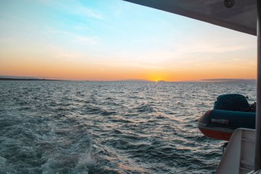 Galapagos adalarında gün batımı