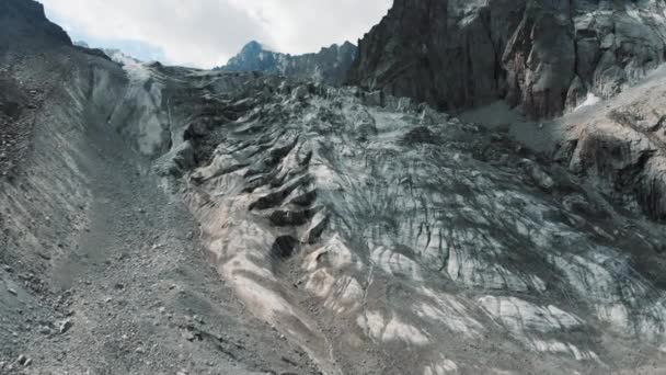 Παγετώνας Ak-Sai στο Εθνικό Πάρκο Ala Archa Κιργιστάν — Αρχείο Βίντεο