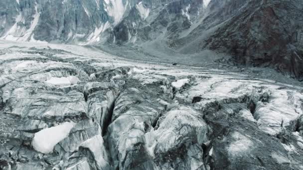 Παγετώνας Ak-Sai στο Εθνικό Πάρκο Ala Archa Κιργιστάν — Αρχείο Βίντεο