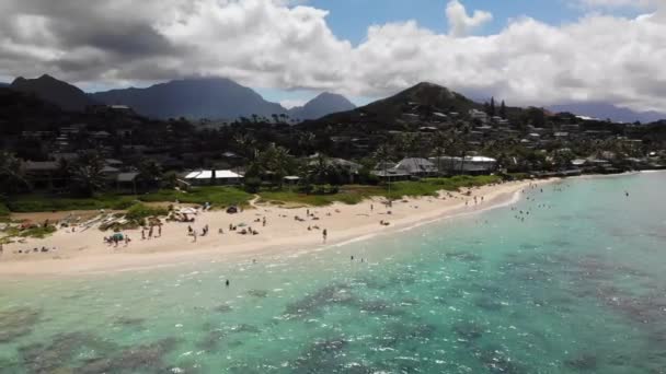 Drone Footage Beach Coral Reef Cristal Clear Water Shoreline Mountains — Stock Video