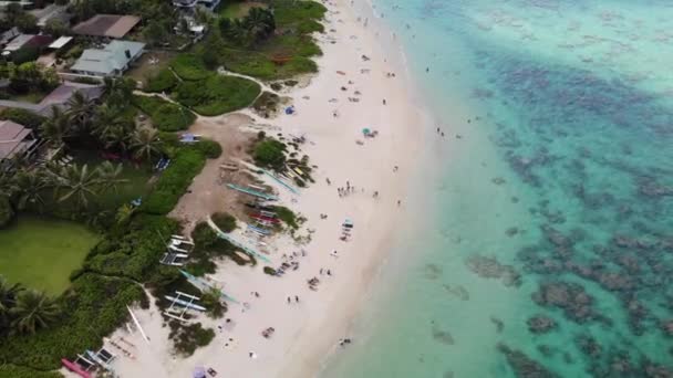 Drónfelvételek Tengerpart Korallzátony Kristálytiszta Víz Partvonalán Lanikai Beach Park Oahu — Stock videók